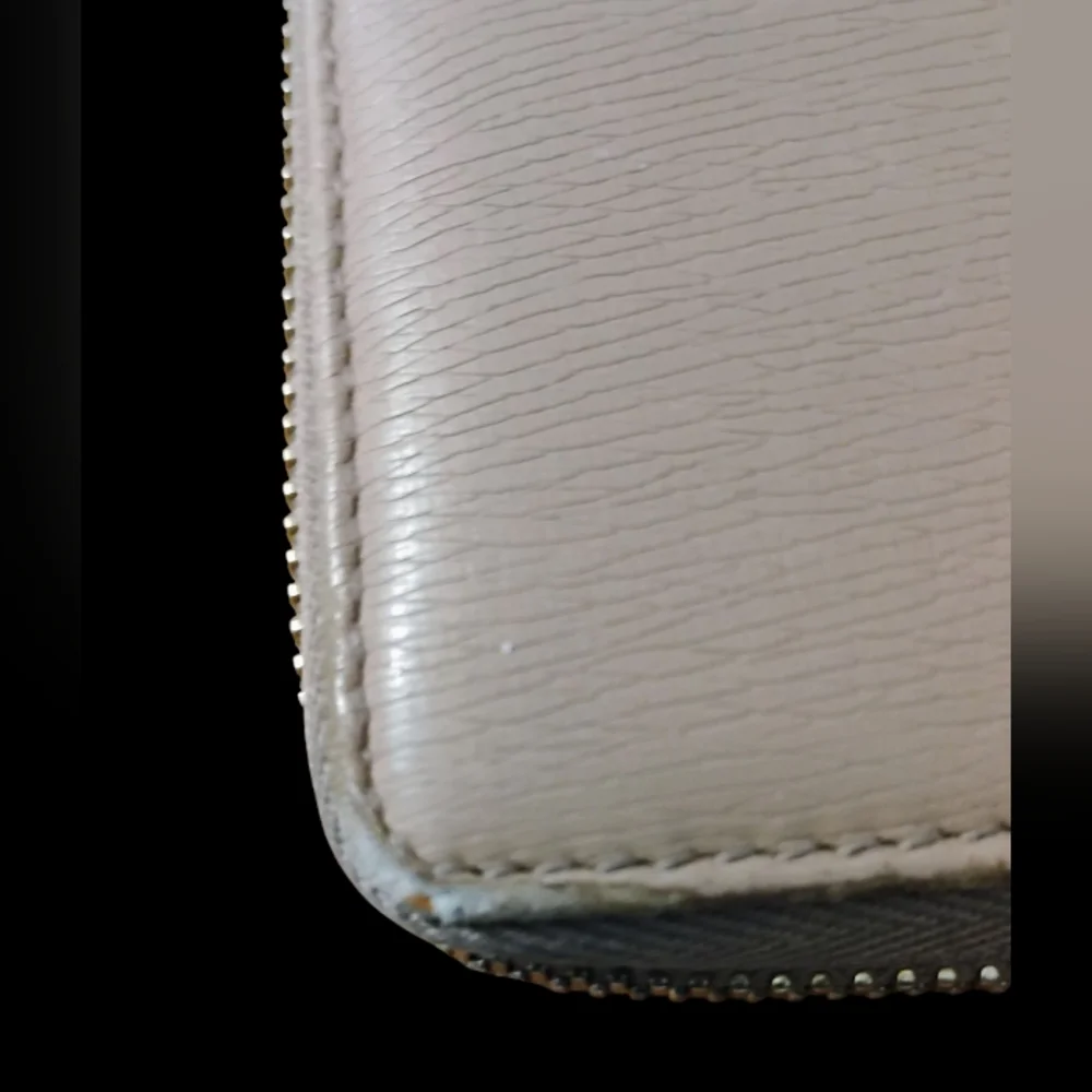 Gucci Beige Leather Zip Around Wallet